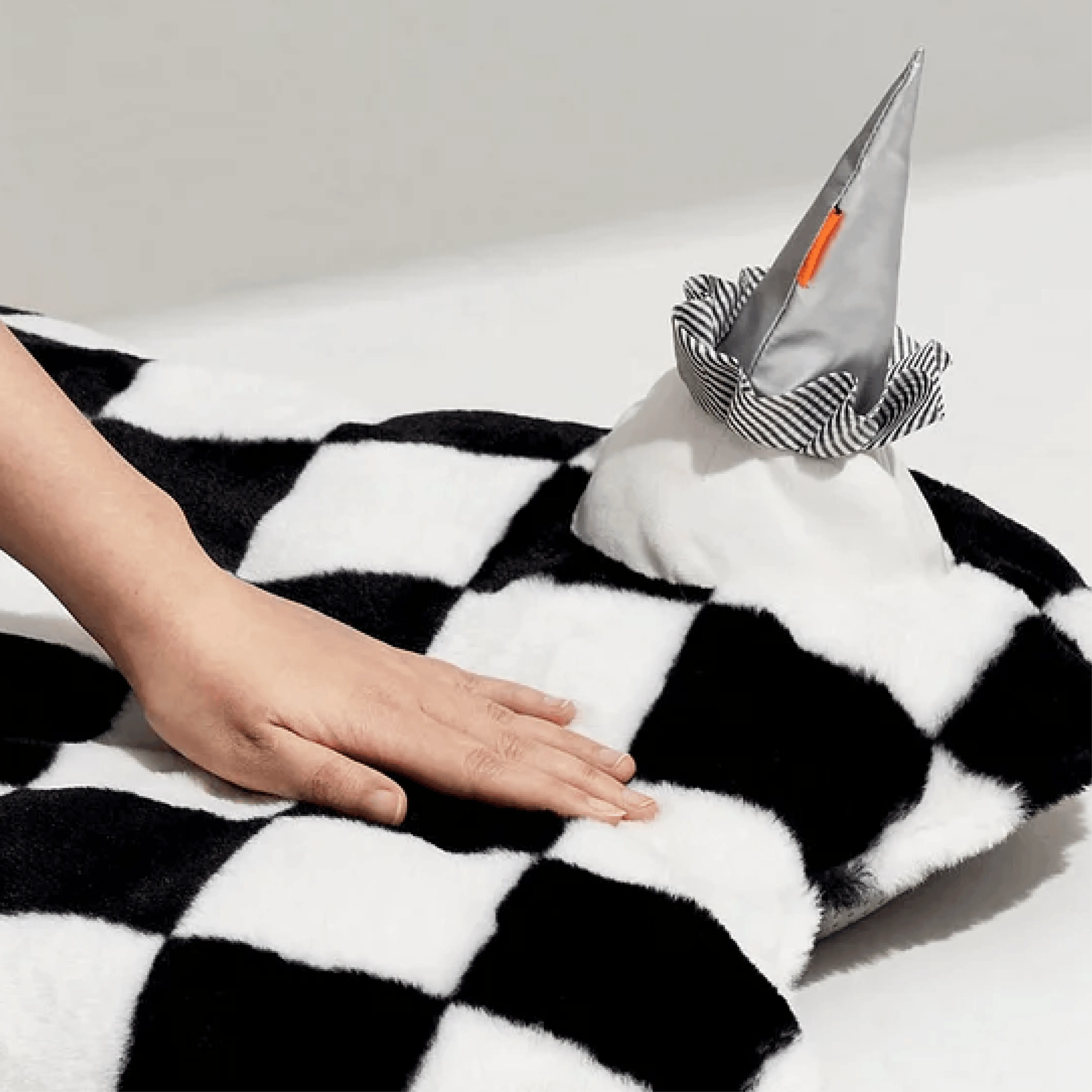 Mewoo - Checkered Pet Cushion